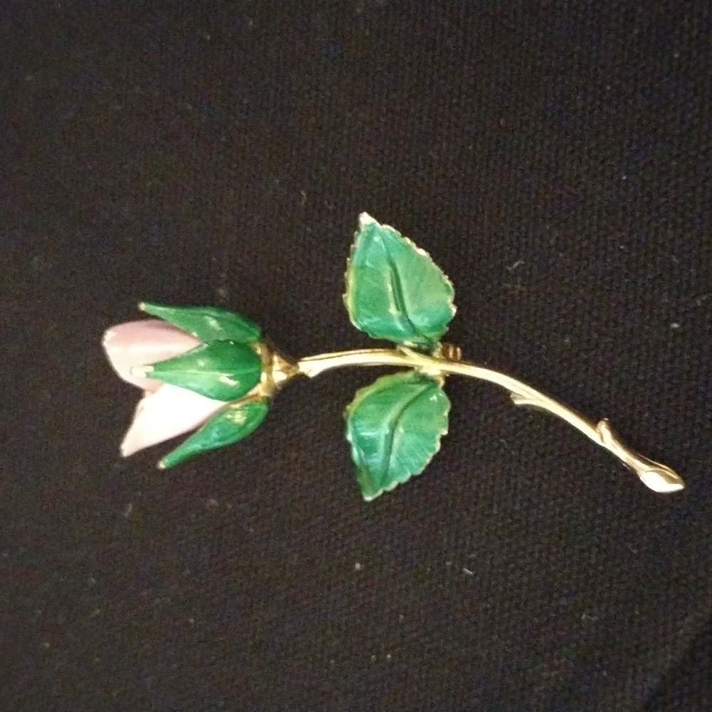 Vintage 3D Giovanni Gold Tone Lilac Enamel Rose Flower Brooch